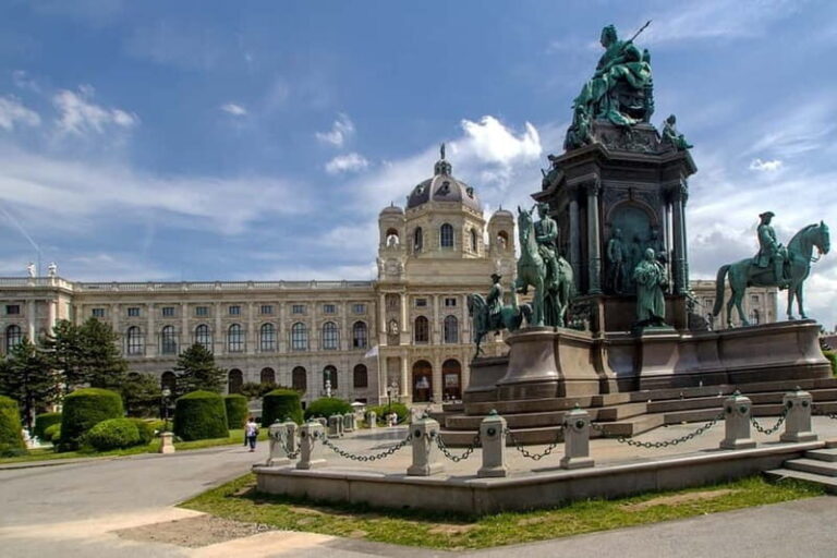 Vienna: Sightseeing Tour in an 8 seats electric classic car - Who Would Love This Tour?