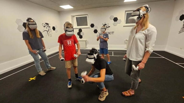 Vilnius: 1-Hour Virtual Reality Escape Room Experience - Who Would Enjoy This Experience?