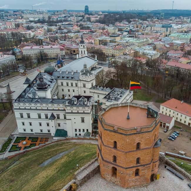 Vilnius: Private Half-Day City Tour by Minivan