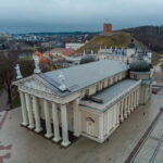 Vilnius: Walking Tour with a Local Guide - Small groups - Off to the Office of the President