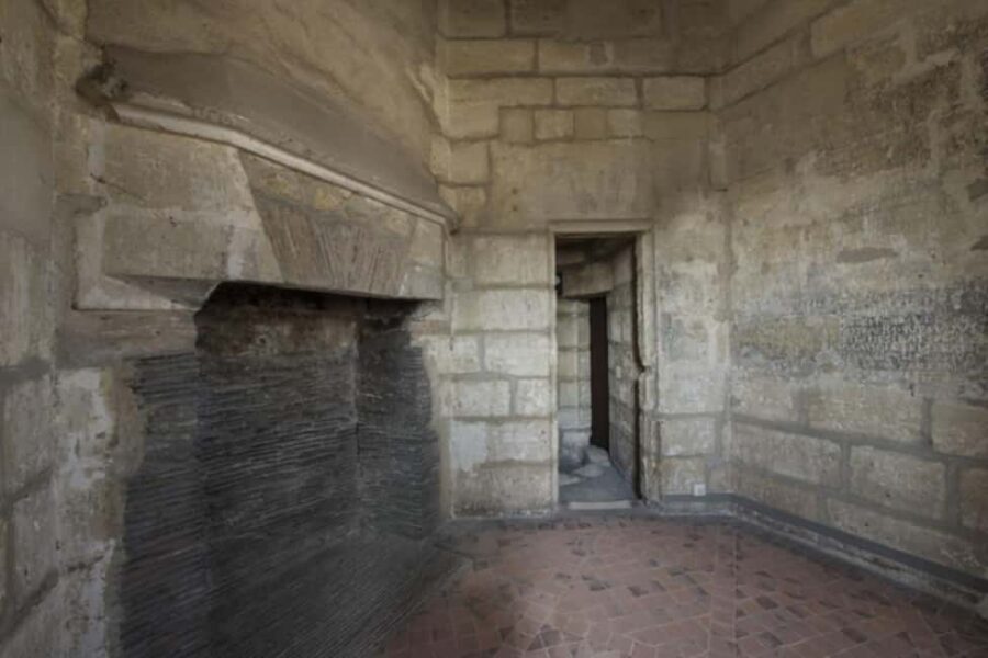 Vincennes Castle: Private Guided Tour with Entry Ticket - A Closer Look at Vincennes Castle