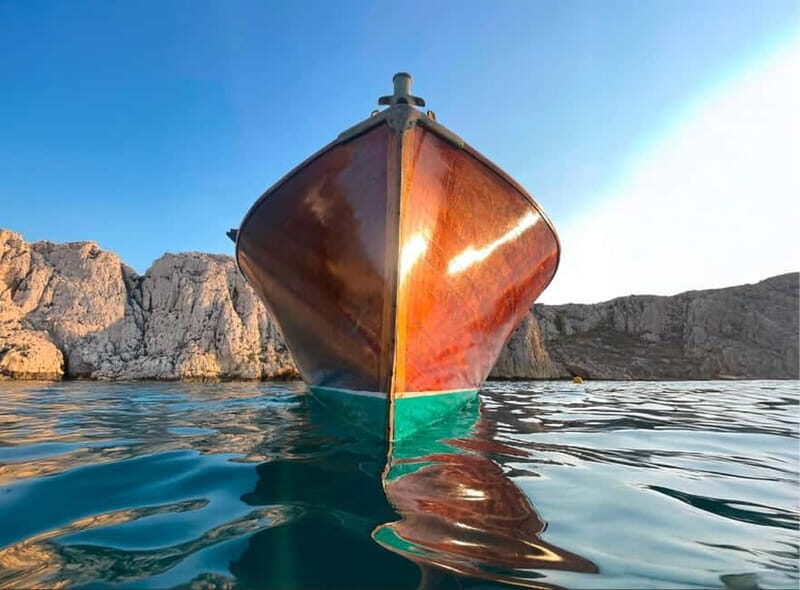 Vintage boat tour of Marseille - small groups (5h) - In-Depth Breakdown of the Tour Experience