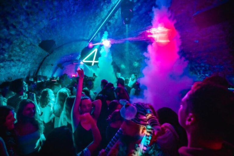 VIP Club Entry and Booth Booking - An In-Depth Look at the VIP Club Experience in Krakow