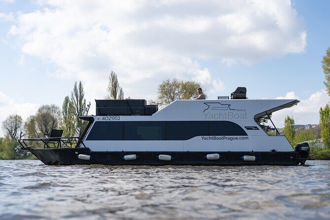 VIP Prague YachtBoat ONE Experience: All-You-Can-Drink - FAQ