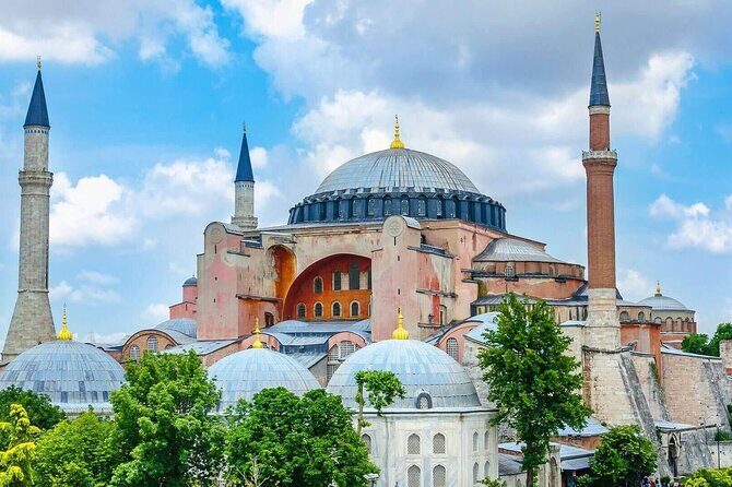 VIP Tour of Maiden's Tower and 9 Must-See Places in Istanbul - Market Buzz at the Grand Bazaar