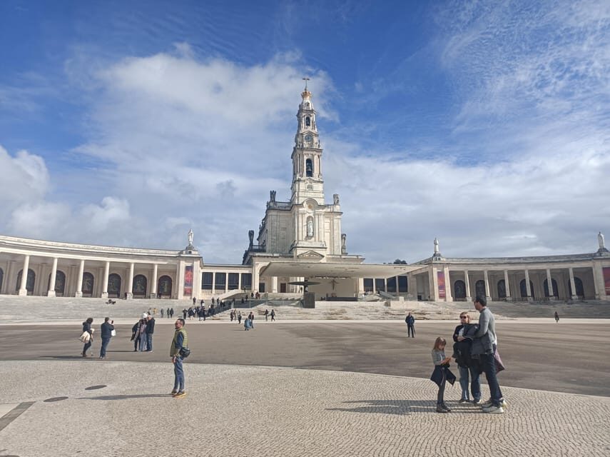 Visit Fátima, Nazaré and Óbidos - An In-Depth Look at the Fátima, Nazaré, and Óbidos Tour