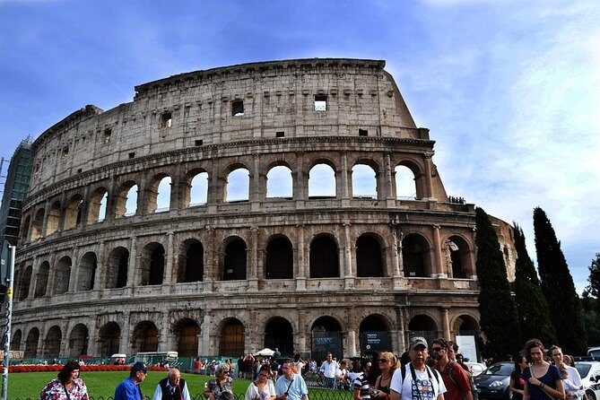 Visit of the Colosseum, Forum, Palatine Hill and Virtual Reality (VR) - The Deep Dive: What to Expect and How It Works