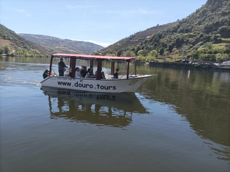 Visit Pinhão Visit and wine tasting Panoramic cruise - The Sum Up