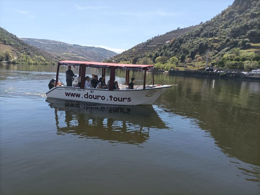 Visit Pinhão Visit and wine tasting Panoramic cruise - The Sum Up
