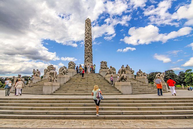 Visit the Instaworthy Spots of Oslo's Vigeland Park with a Local - In-Depth Look at the Itinerary
