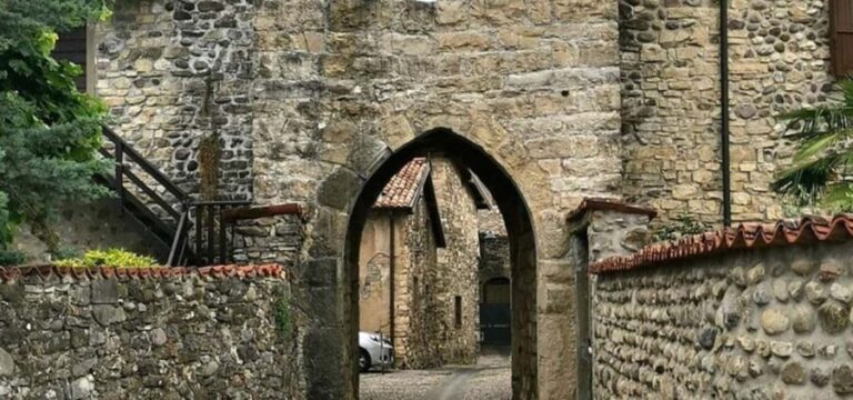 Visit to the medieval village of Trebecco Castle and the Church of St. Fermo - The Sum Up