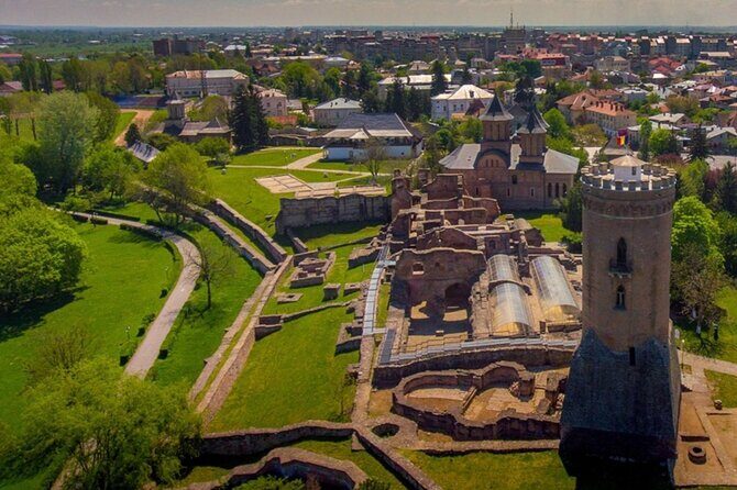 Vlad the Impaler Royal Court from Târgovite, Pele Castle and Dracula grave - Who Is This Tour Best Suited For?