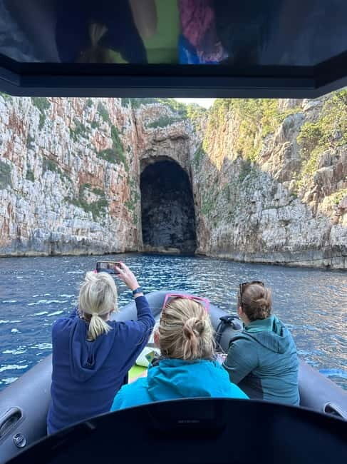 Vlore: Sazan Island & Haxhi Ali Cave Speedboat Guided Tour - What makes this tour special?