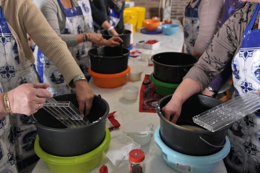 Volendam: 2.5-Hour Cheesemaking Workshop & Clog Making Tour - A Closer Look at the Experience