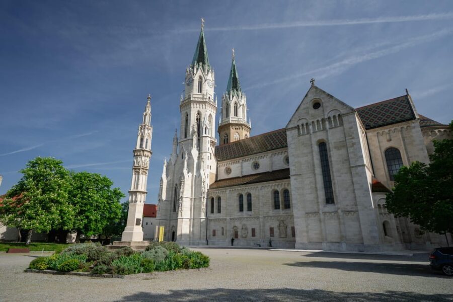 Wachau Valley: 3 Castles & Wine Private Guided Day Tour - What’s Included and What to Consider