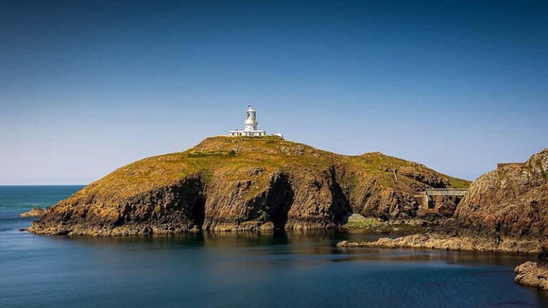 Wales' West Coast: Online Road Trip Travel Guide - Exploring Wales West Coast with the Online Guide