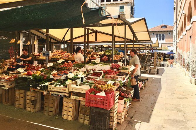 Walking in Venice Off-the-beaten Track - A Practical and Authentic Approach to Venice’s Streets