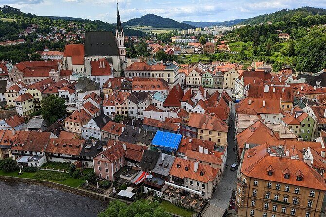 Walking private guided tour in Cesky Krumlov with local certified guide - The Sum Up