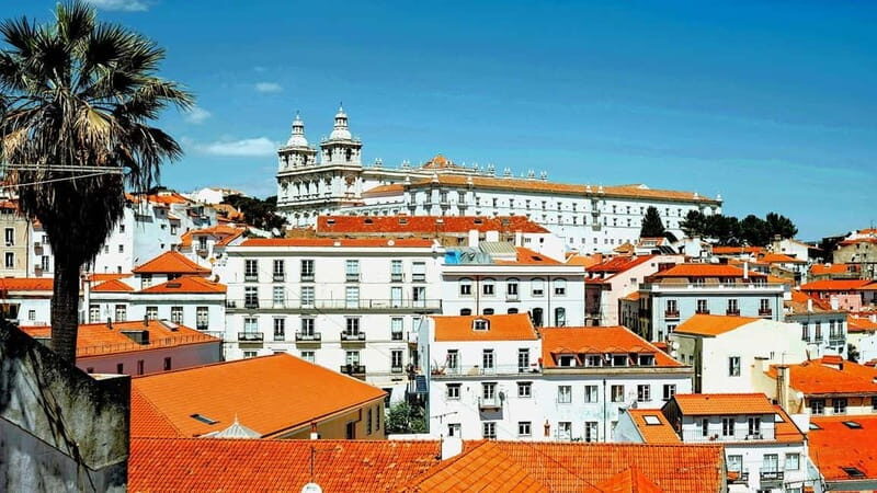 Walking tour of Lisbon: Journey through Portuguese heritage - An In-Depth Look at the Lisbon Walking Tour