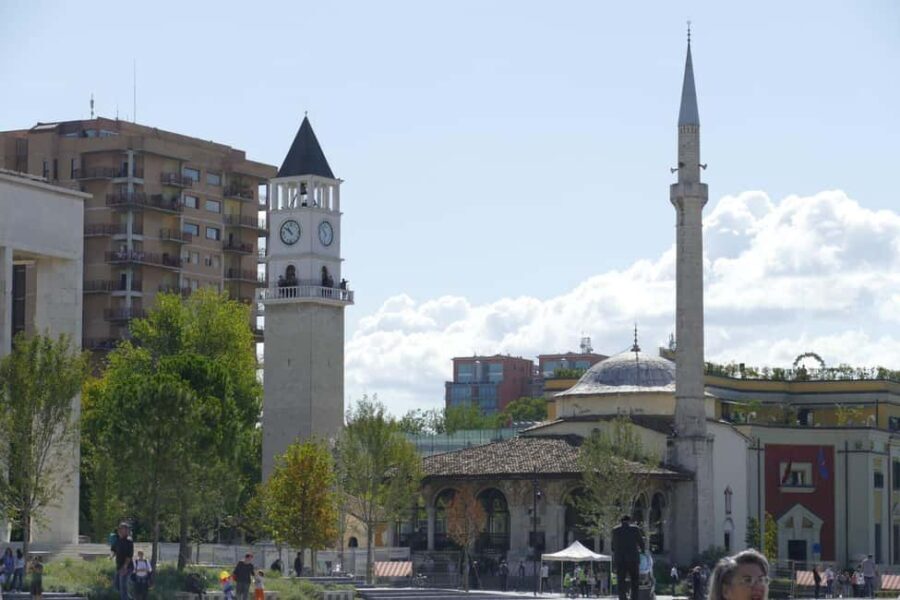 Walking tour of Tirana - discoveries, history, and culture (in FRENCH) - The Great Mosque and the Catholic Cathedral