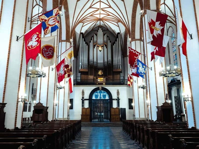 Warsaw: Cathedral Organ Concerts and tour of the crypts - An In-Depth Look at the Warsaw Cathedral Concert and Crypt Tour