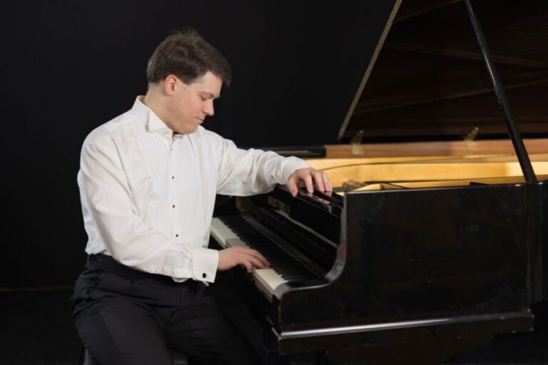 Warsaw: Chopin Concert in a Historical Old Town Location - Who should consider this tour?
