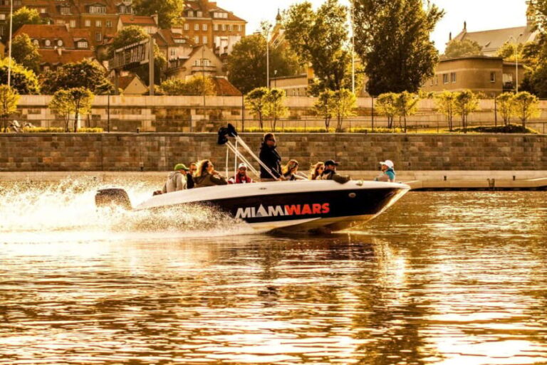 Warsaw: Cruise the Vistula w/ 80s Music, Retro Vibes & Views - Why This Experience Is Worth It