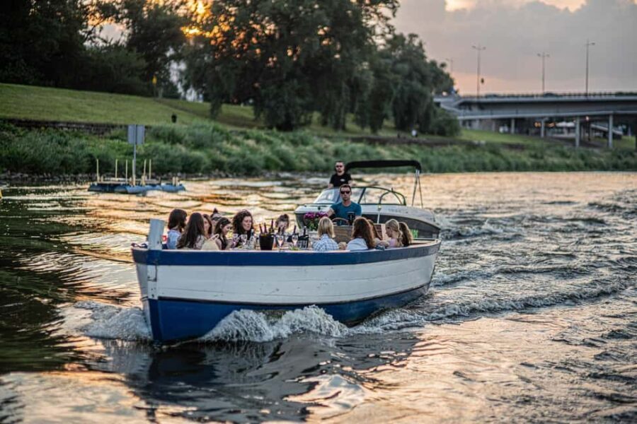 Warsaw: Private Cruise on a wooden boat - max. 12 pax - The Practical Side: Details and Considerations