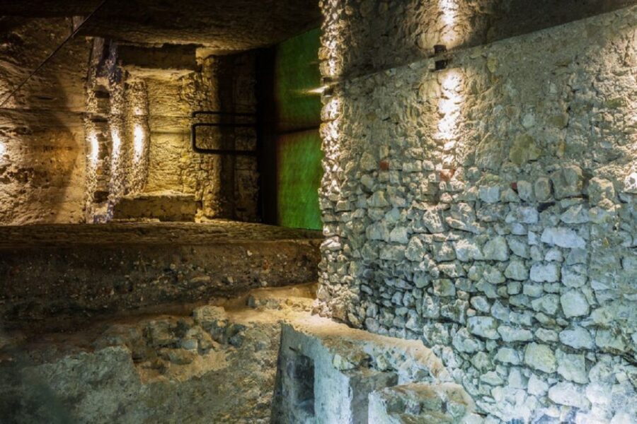 Wawel Castle, Cathedral, & Rynek Underground Tour with Lunch - The Grandeur of Wawel Cathedral