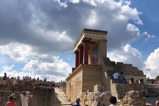 WeGuide Knossos palace - Exploring the Palace of Knossos with WeGuide: What to Expect