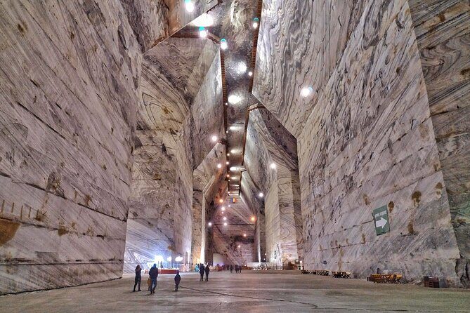 Wellness Tour: Slanic Salt Mine and Therme Spa (hot pools, saunas and jacuzzi) - Exploring the Therapeutic and Relaxing Qualities of the Tour