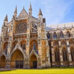 Westminster Abbey private guided tour with expert guide - Exploring the Tombs and Memorials
