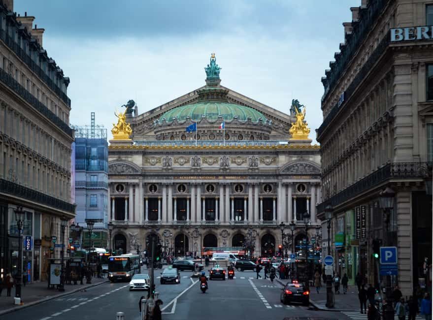 Whispers of Elegance: An Enchanting Parisian Evening - An In-Depth Look at the Experience