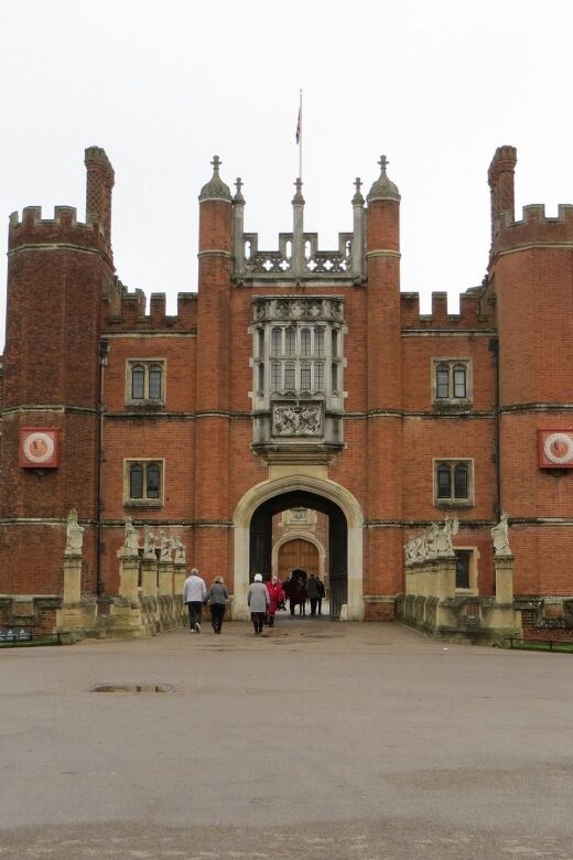Windsor Castle Hampton Court Palace Private Tour with Pass - An In-Depth Look at the Windsor Castle and Hampton Court Palace Private Tour