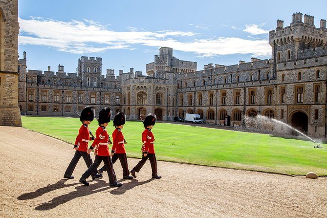 Windsor Castle Tour from London with Lunch or London Eye Upgrade - Detailed Breakdown of the Itinerary