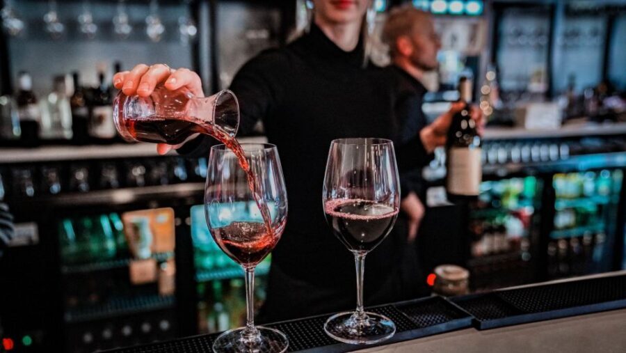 Wine Tasting Walk in Jewish Quarter Bars - A Walk Through the Jewish Quarter with Wine as Your Guide