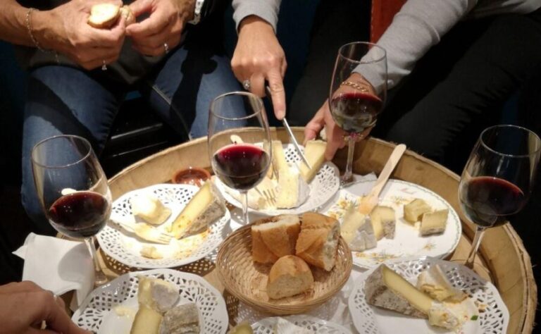 Wines and cheeses tasting experience at home - Why travelers will love this experience