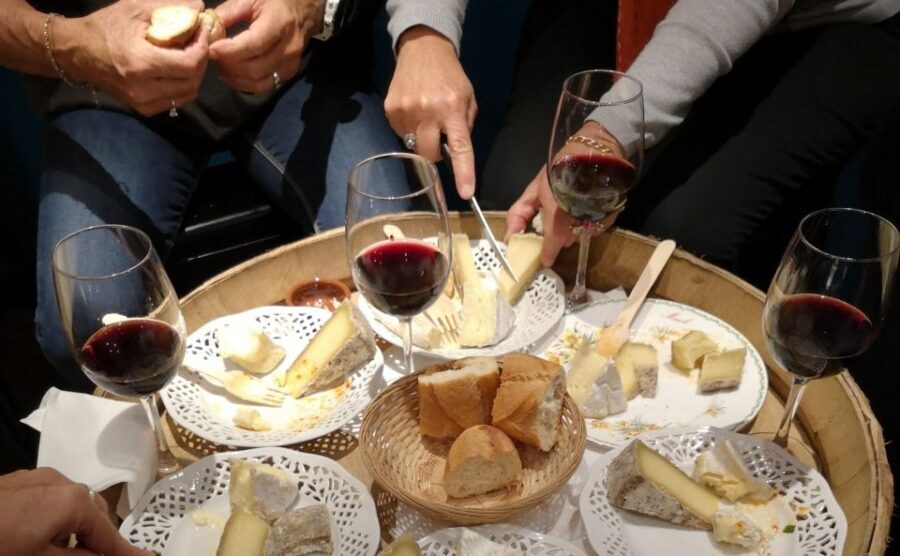 Wines and cheeses tasting experience at home - Why travelers will love this experience