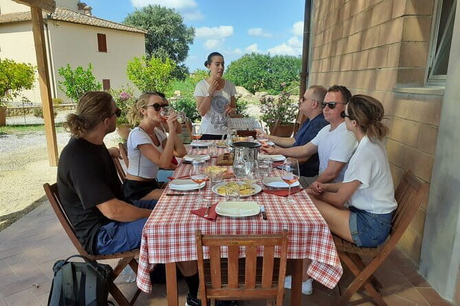 Wines, Cheeses & Bruschettas Tasting in Chianti (Tour at the Winery included) - Discovering the Charm of Chianti’s Wineries