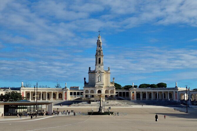 Wonderful Private Full Day Tour in Fátima, Nazaré, Óbidos - The Experience in Detail: From Faith to Coastal Adventure