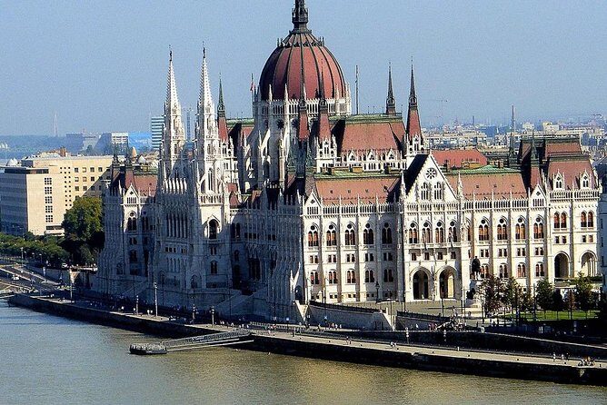 Wonders of Budapest, private tour by car! - FAQ
