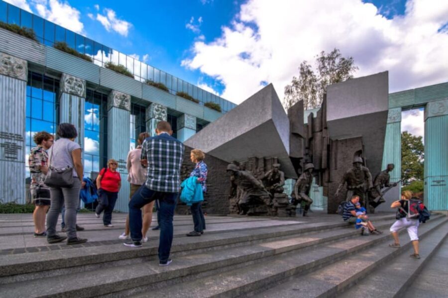 World War 2 in Warsaw walking tour in English - The Sum Up