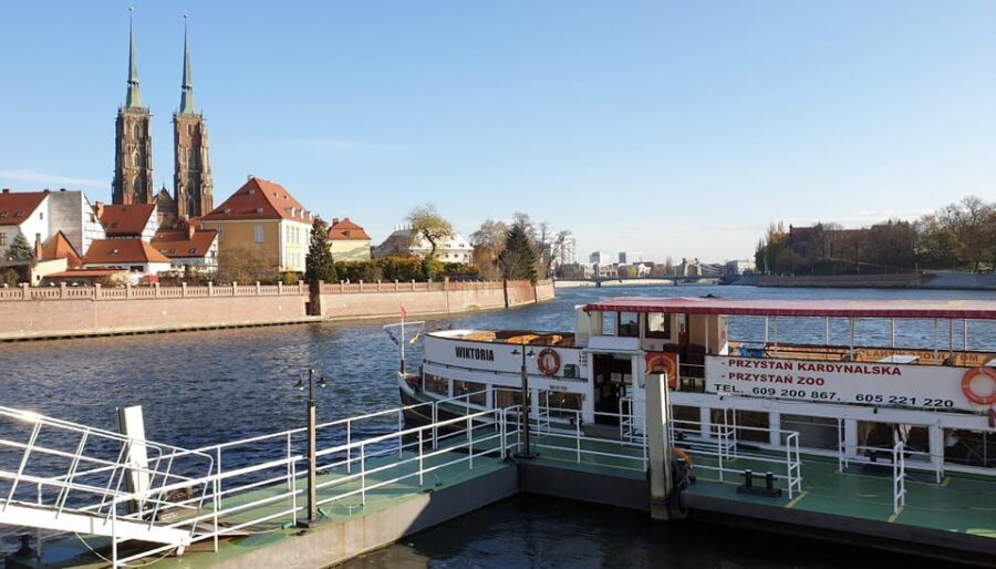 Wrocaw: Boat cruise with a licensed guide (1 hour) - Who This Tour Suits Best