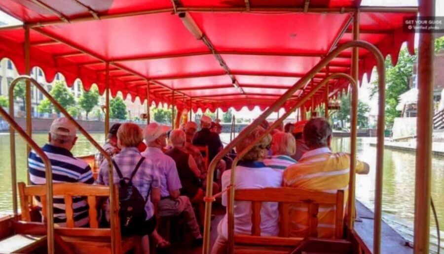 Wrocaw: Gondola cruise with a guide (1 hour) - Who Should Consider This Tour?