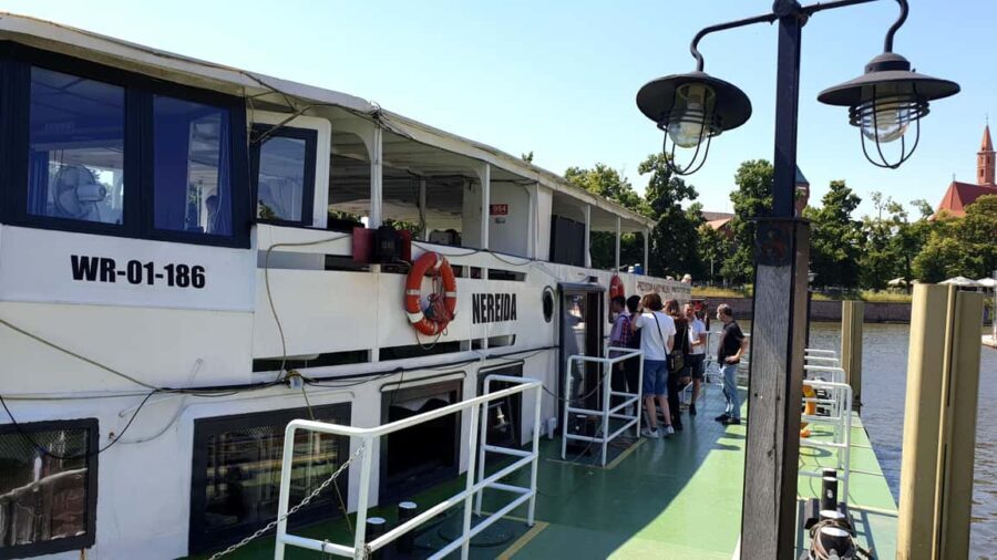 Wrocaw: Short City Guided-Walk and Boat-Cruise (2 h) - The Boat Cruise: Sights and Serenity on the Oder