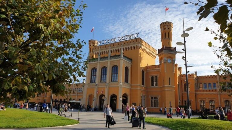 Wroclaw: 2-Hour Private E-Bus Tour for small groups/4 places - The Experience in Detail