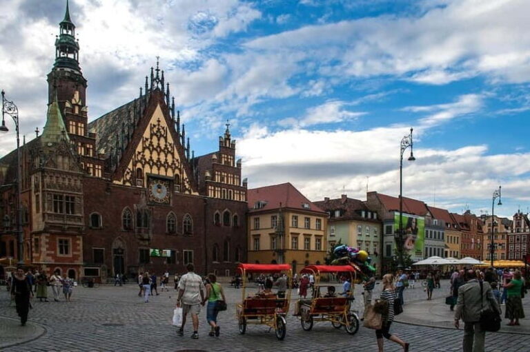 Wroclaw: Old Town, Ostrów Tumski, and Dwarves Guided Tour - The Experience from a Traveler’s Perspective