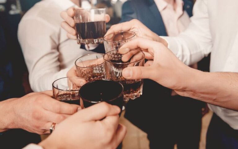 Würzburg: Bar & Club Tour with free Shots & VIP entry - FAQ