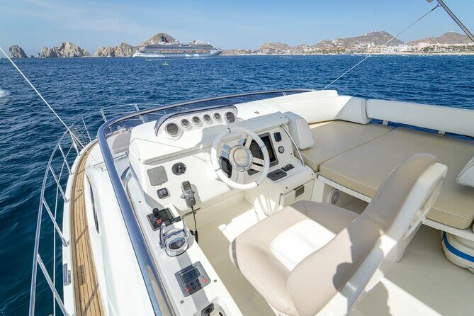Yacht Azimut for rent in Cabo San Lucas - The Sum Up
