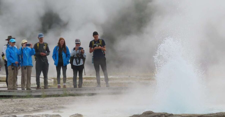 Yellowstone: Upper Geyser Basin Hike with Lunch - Exploring Yellowstone’s Geothermal Wonders in the Upper Geyser Basin